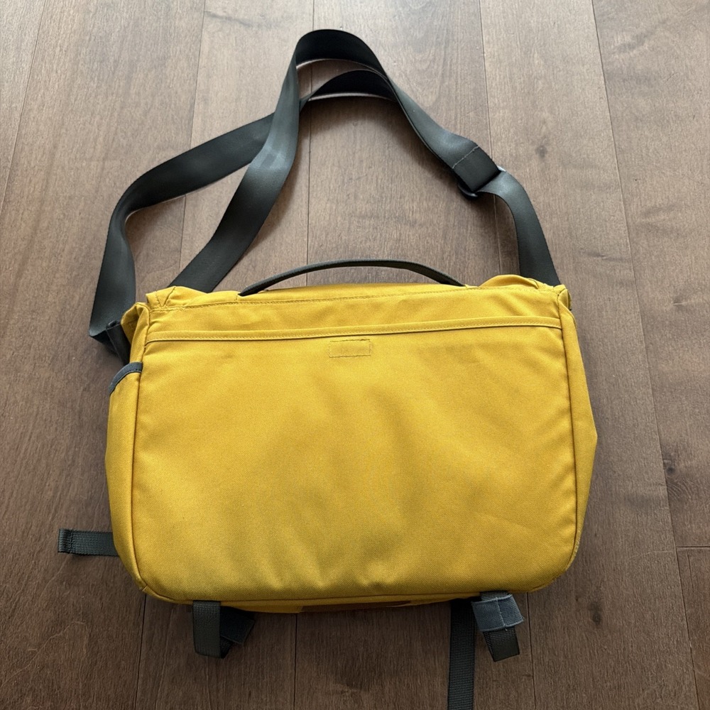 Patagonia Messenger Bag Crossbody Travel Computer Bag Mustard Medium - Picture 2 of 6